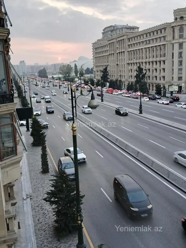 Satılır 3 otaqlı yeni tikili 100 m²