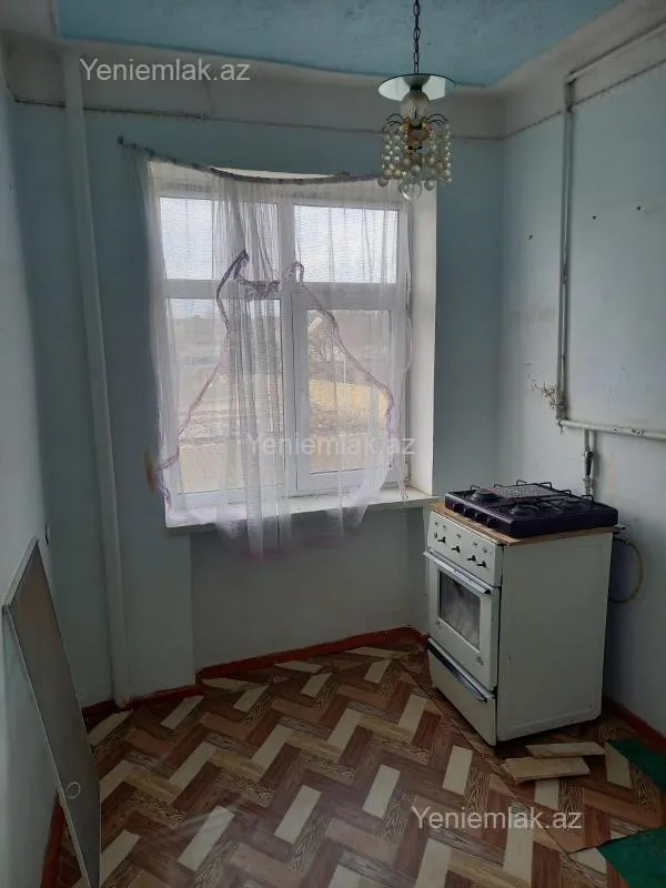 Satılır 2 otaqlı köhnə tikili 55 m²