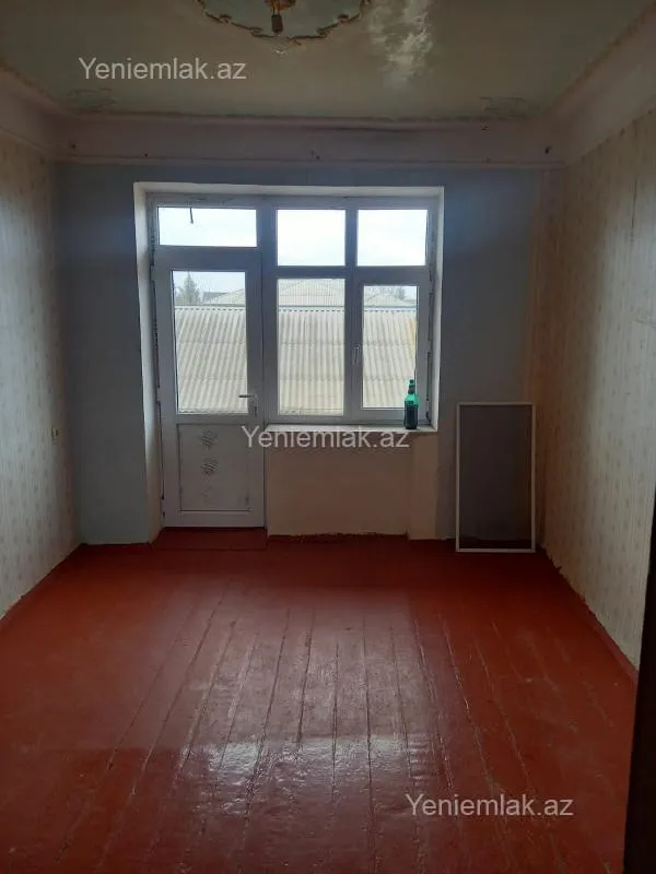 Satılır 2 otaqlı köhnə tikili 55 m²