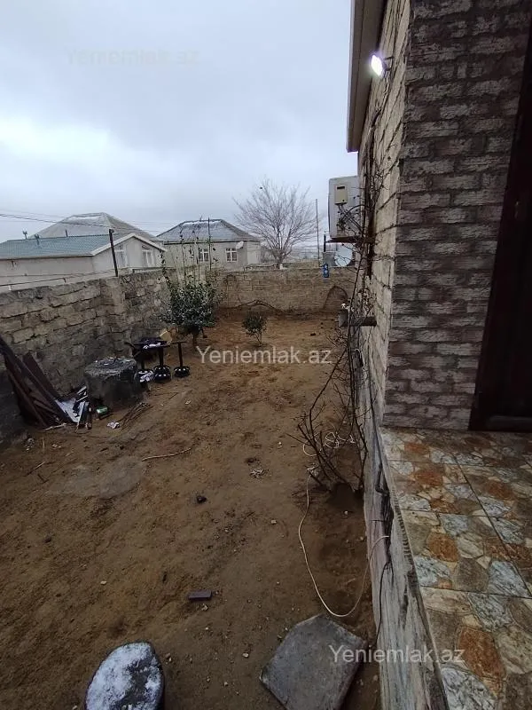 Satılır 3 otaqlı həyət evi 100 m²