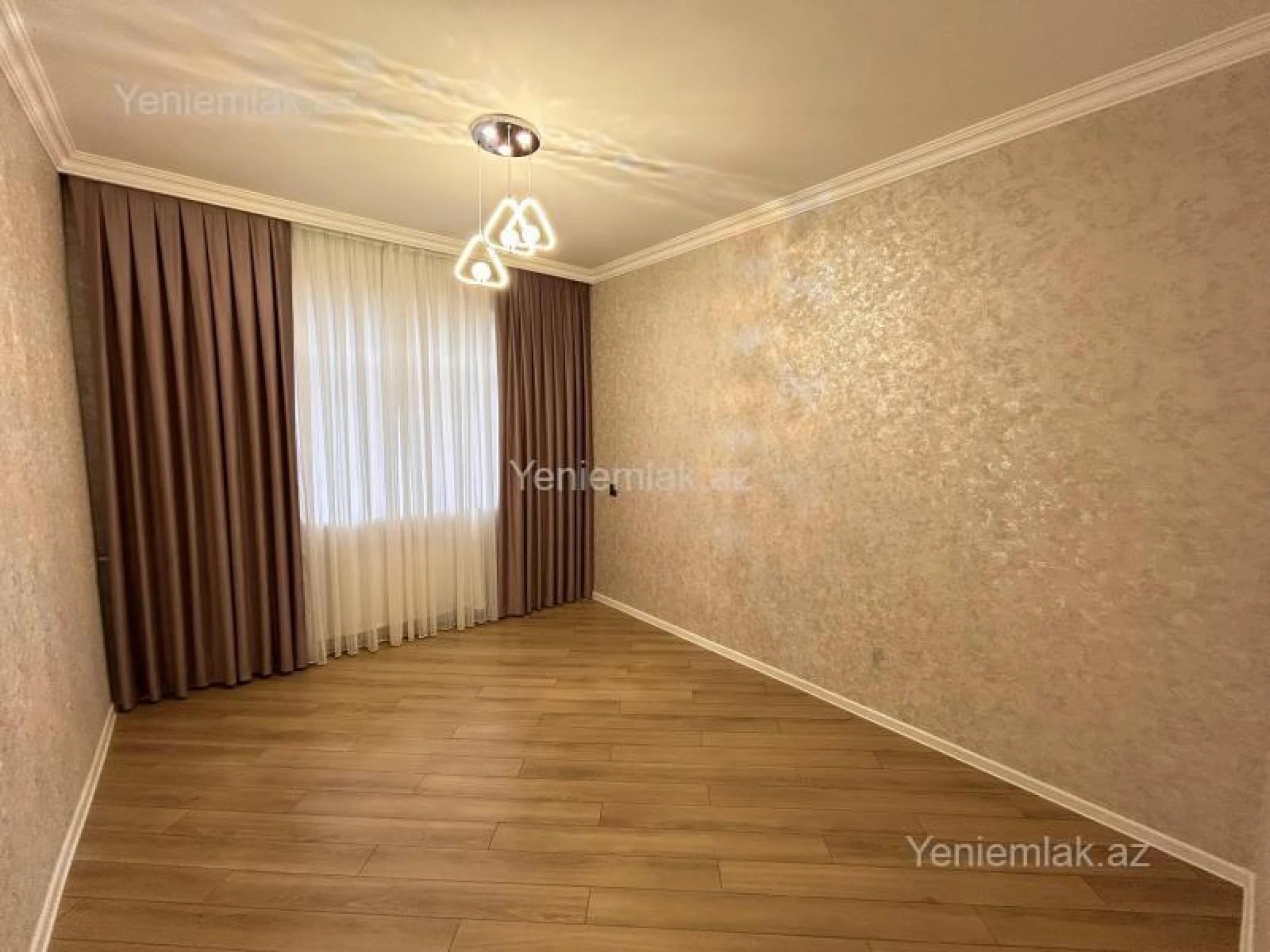 Satılır 3 otaqlı köhnə tikili 80 m²