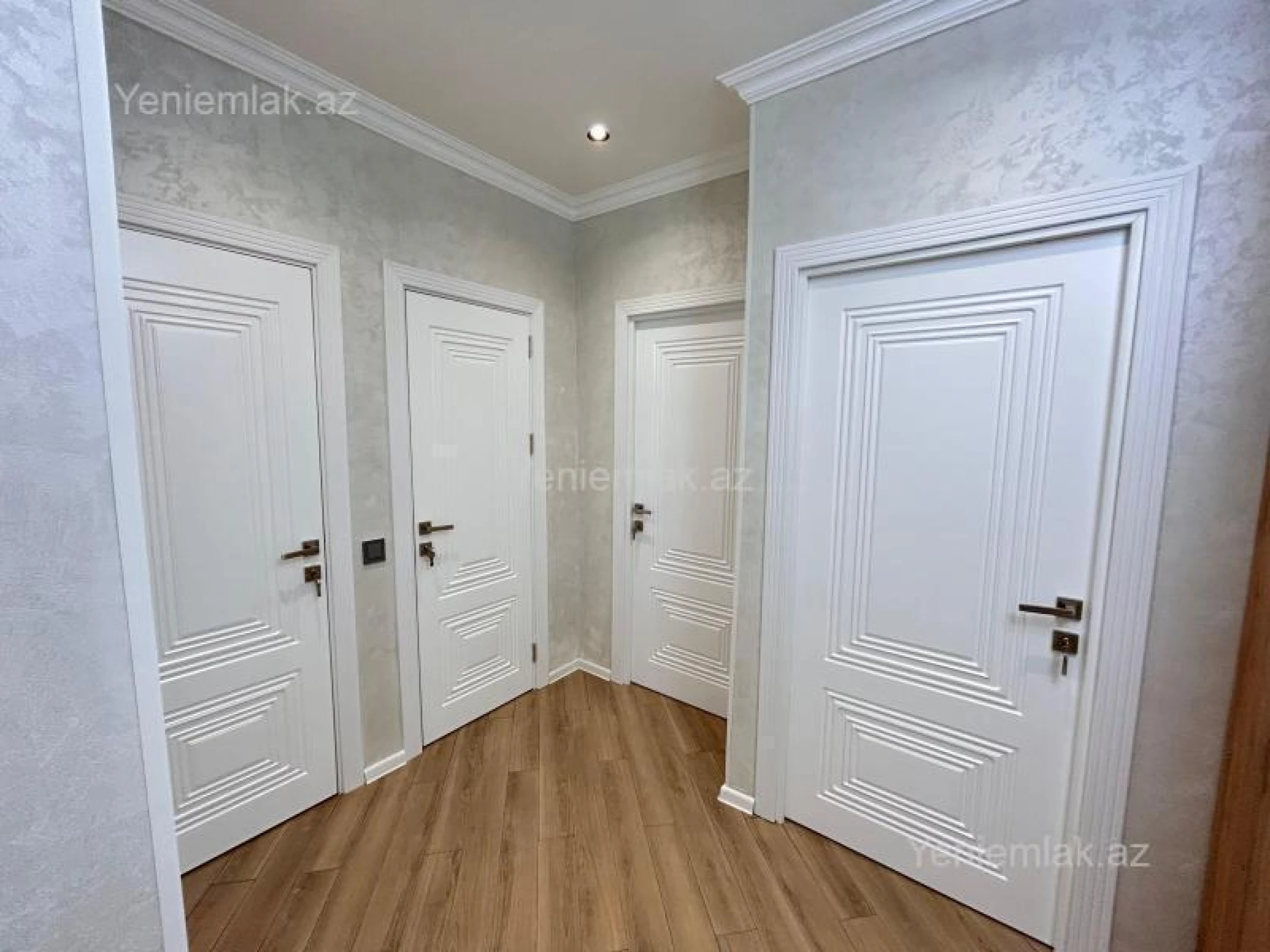 Satılır 3 otaqlı köhnə tikili 80 m²