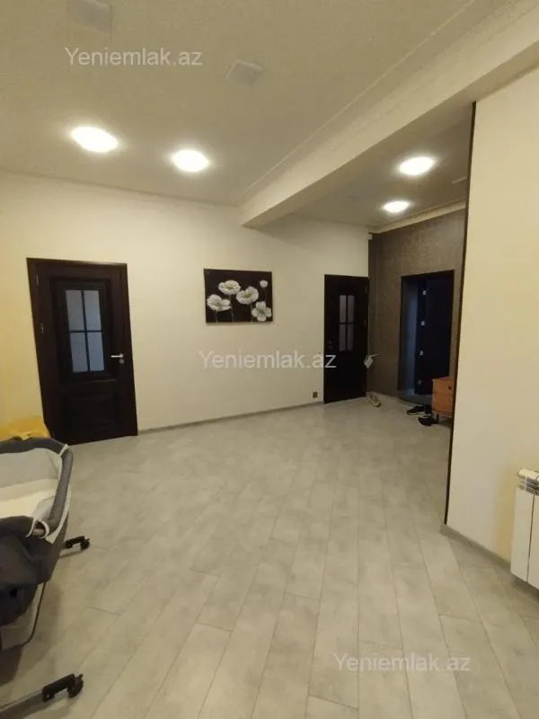 Satılır 3 otaqlı köhnə tikili 88 m²