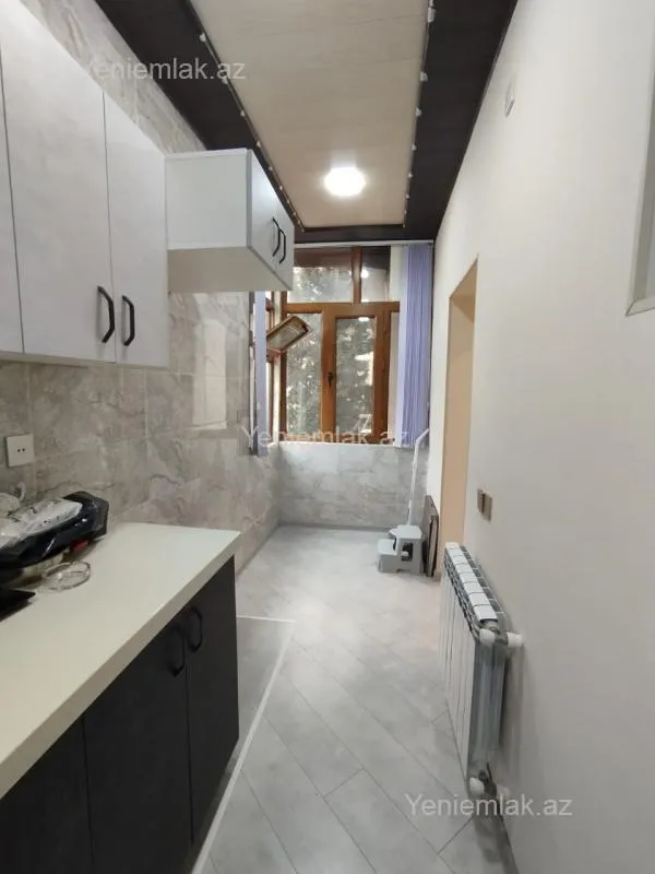 Satılır 3 otaqlı köhnə tikili 88 m²