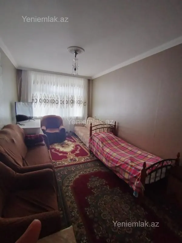 Satılır 3 otaqlı köhnə tikili 75 m²