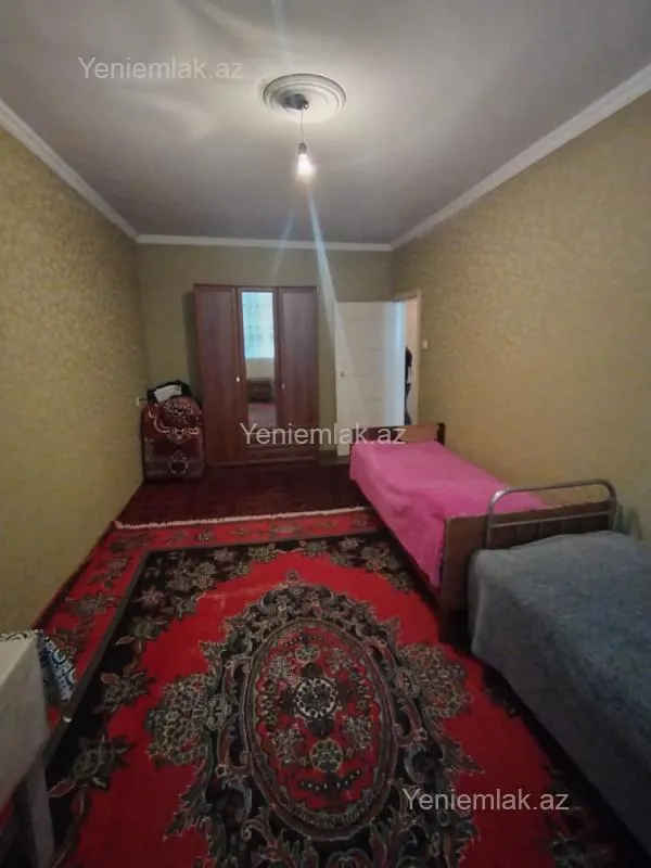 Satılır 3 otaqlı köhnə tikili 75 m²