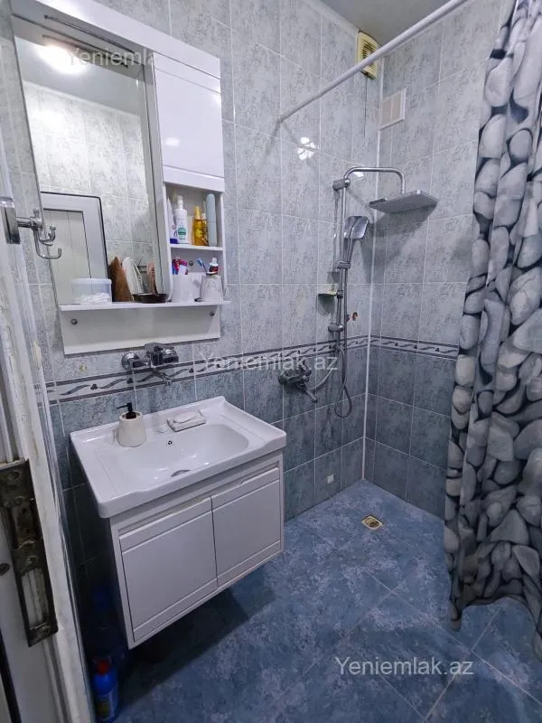 Satılır 3 otaqlı köhnə tikili 65 m²