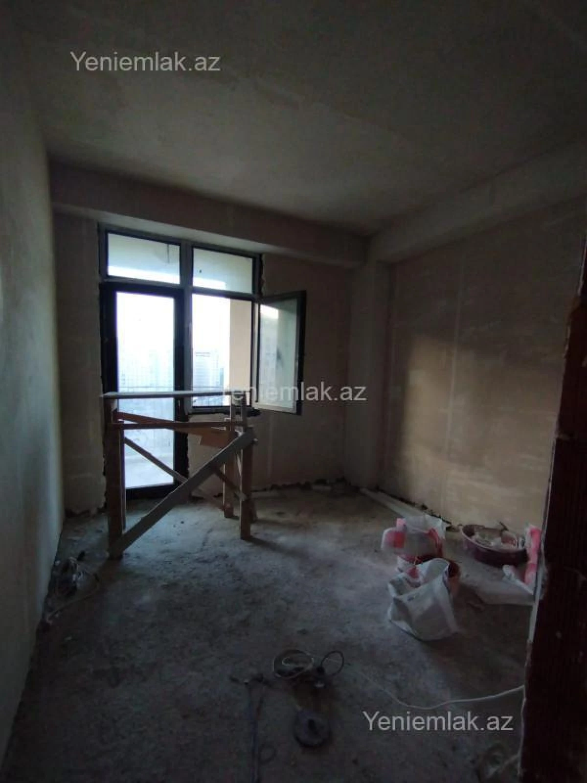 Satılır 3 otaqlı yeni tikili 82 m²