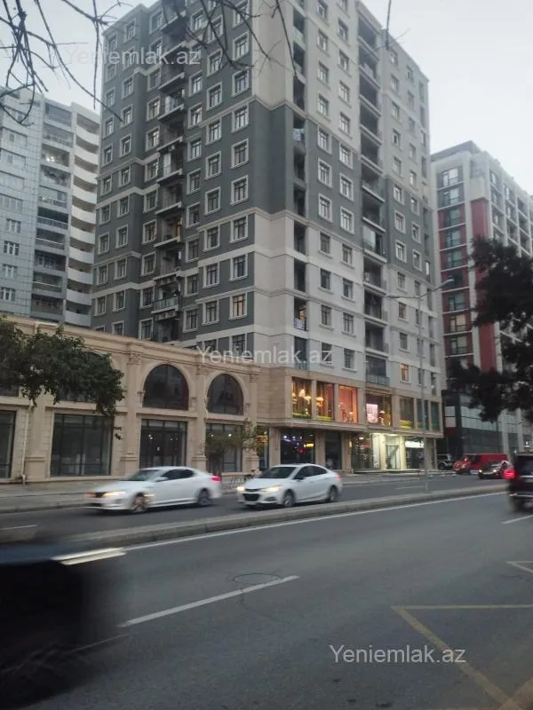 Satılır 3 otaqlı yeni tikili 82 m²