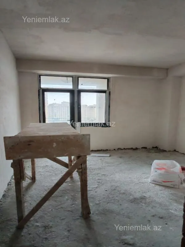 Satılır 3 otaqlı yeni tikili 82 m²