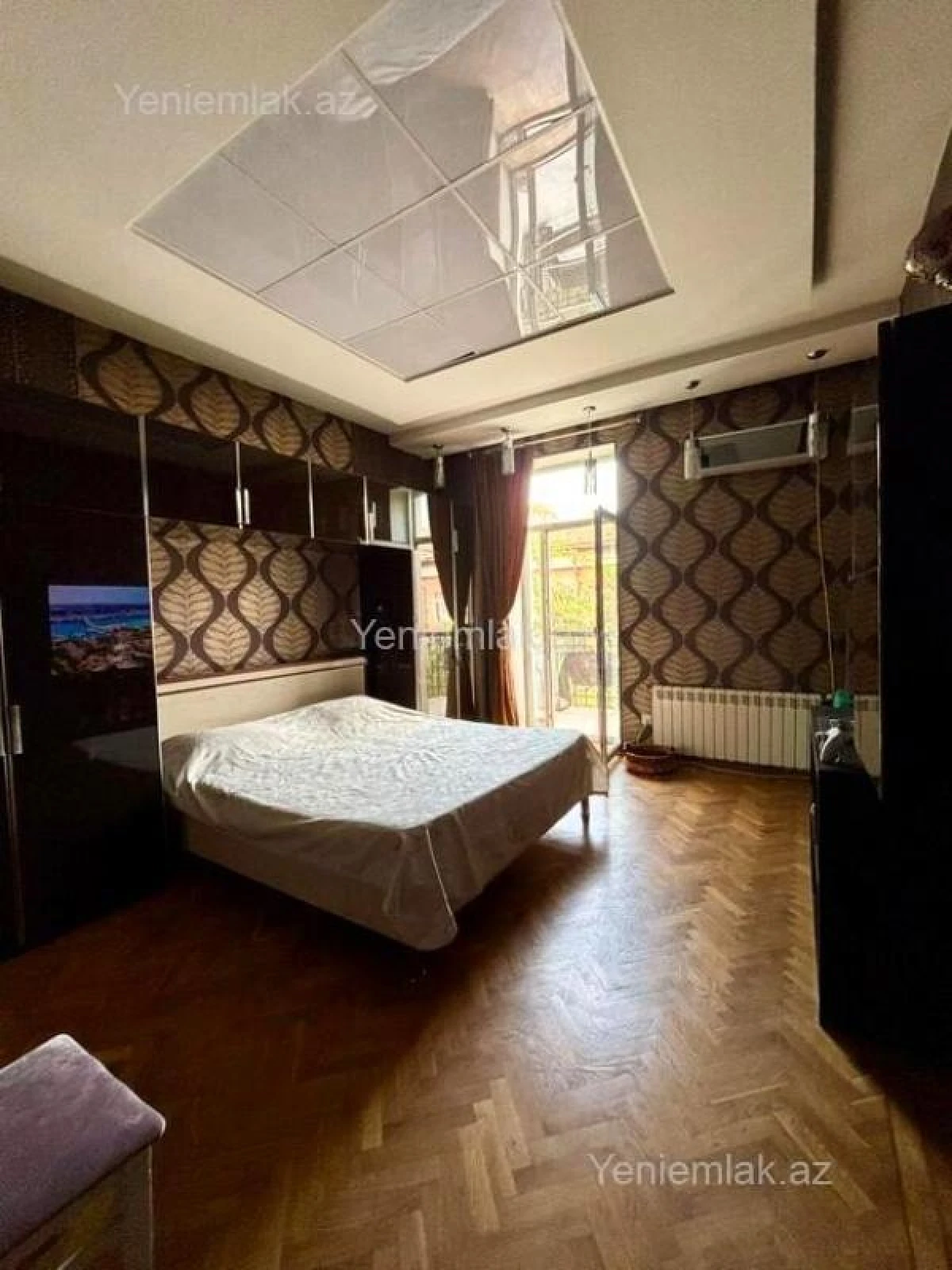 Satılır 3 otaqlı köhnə tikili 118 m²