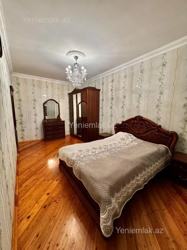 Satılır 4 otaqlı yeni tikili 130 m²