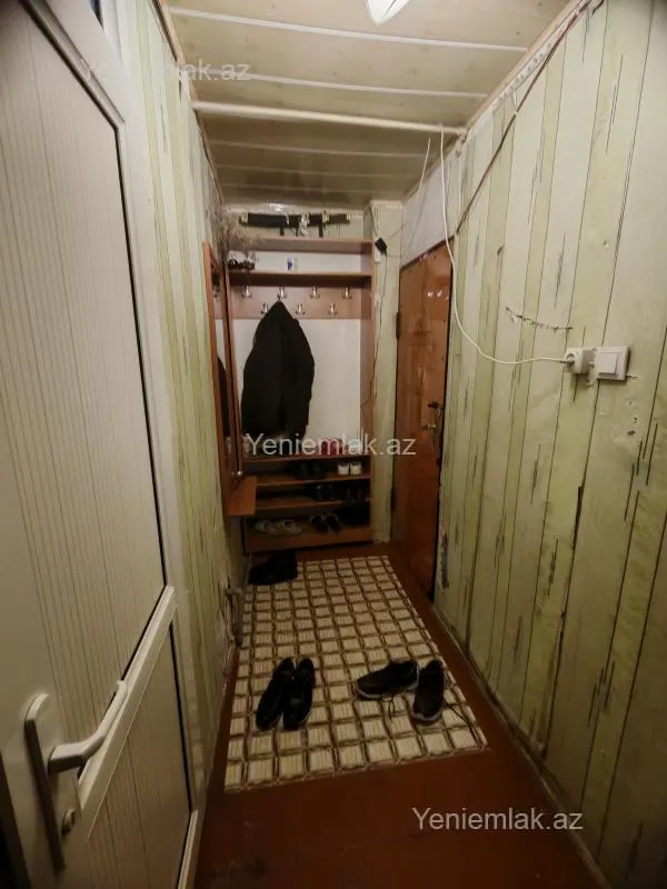 Satılır 1 otaqlı köhnə tikili 32 m²