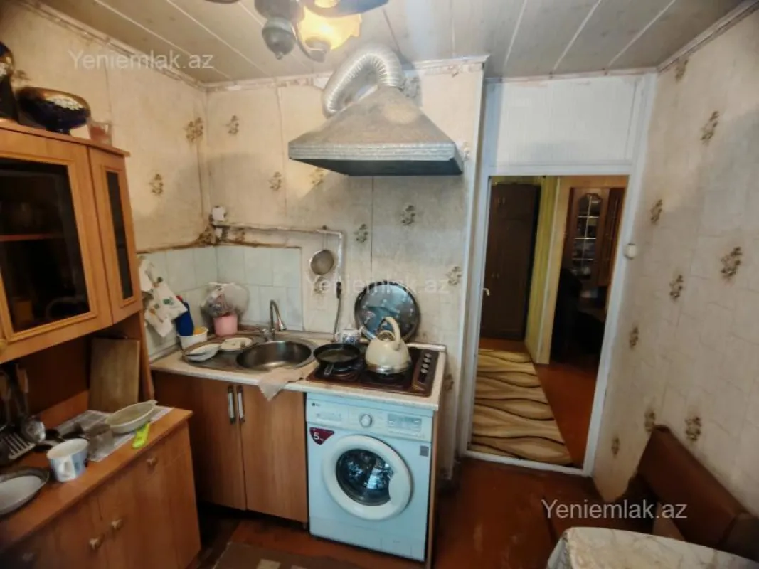 Satılır 1 otaqlı köhnə tikili 32 m²