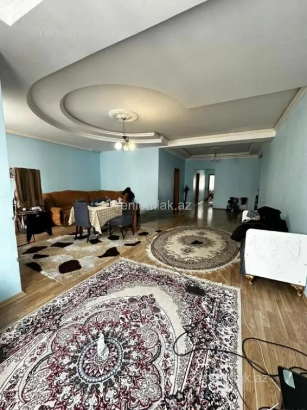 Satılır 3 otaqlı yeni tikili 135 m²