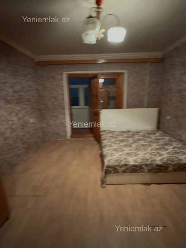 Satılır 2 otaqlı köhnə tikili 55 m²
