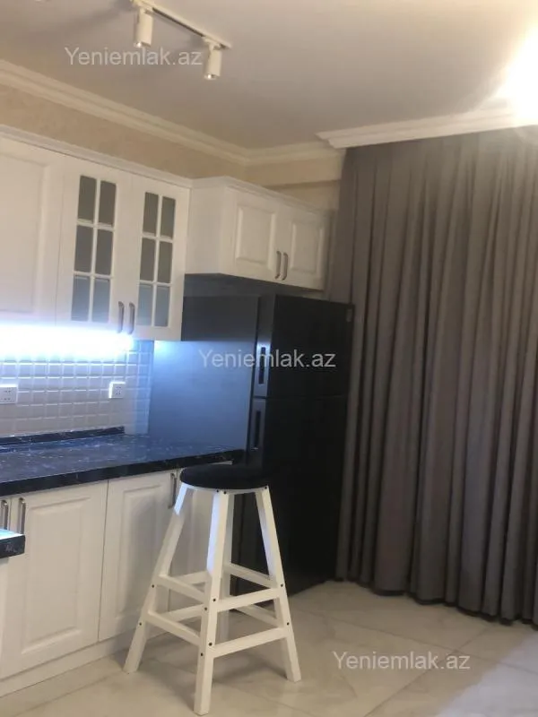 Satılır 3 otaqlı yeni tikili 100 m²