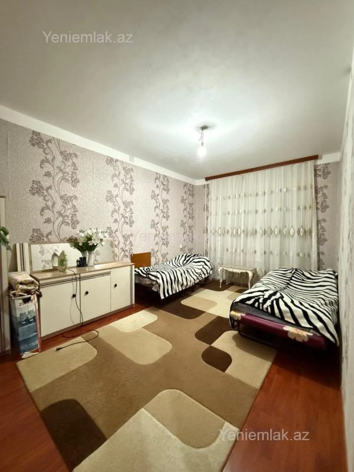 Satılır 3 otaqlı köhnə tikili 90 m²