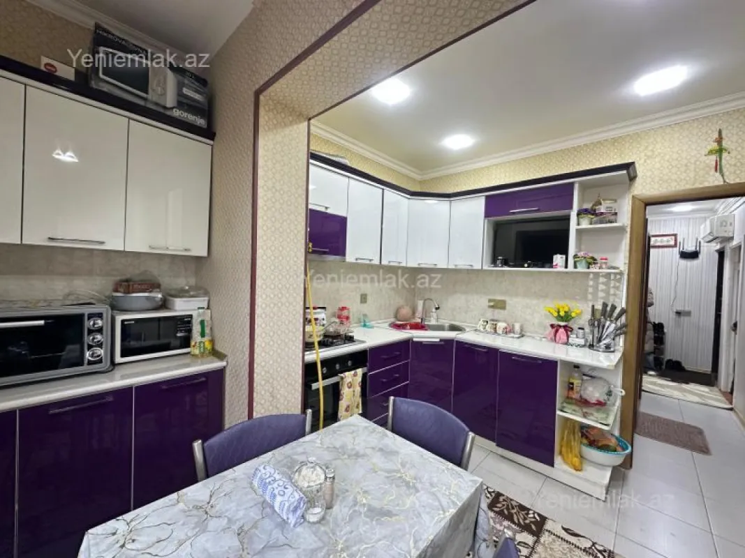 Satılır 2 otaqlı köhnə tikili 60 m²
