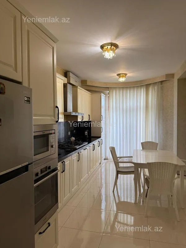 Satılır 3 otaqlı yeni tikili 156 m²