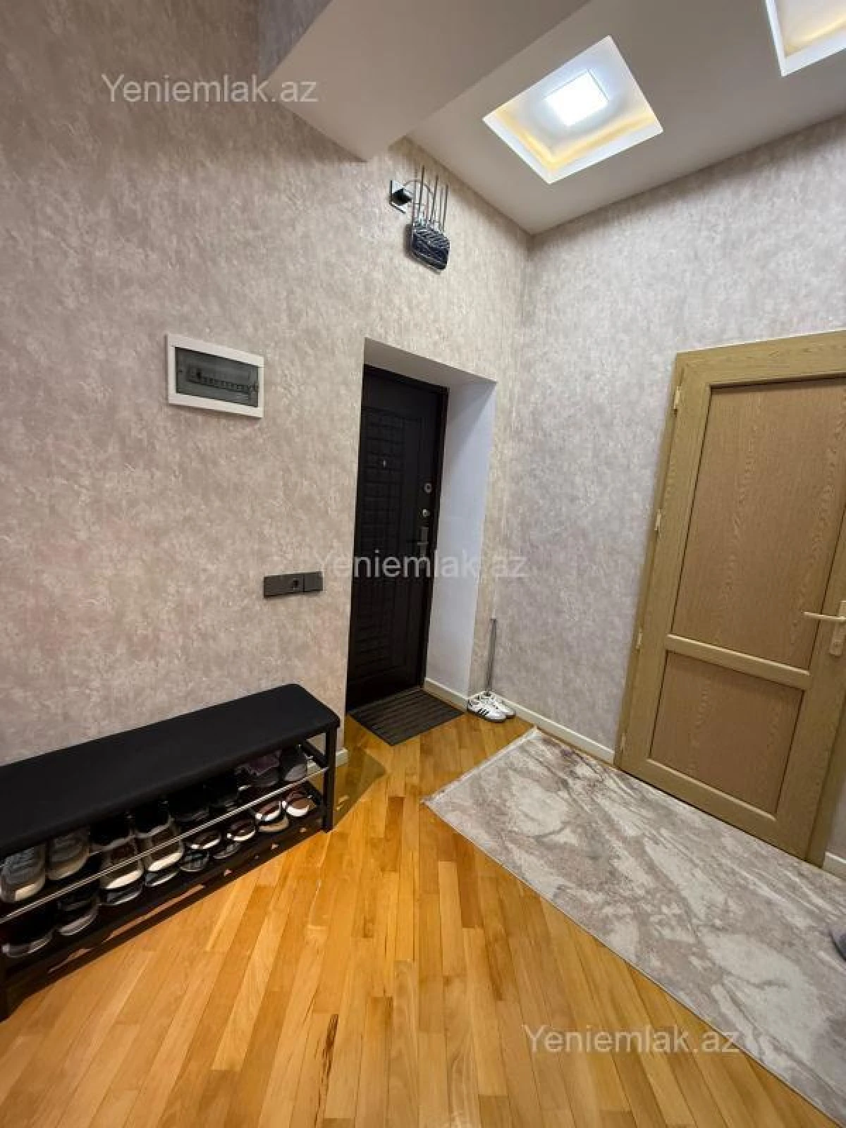 Satılır 3 otaqlı yeni tikili 93 m²