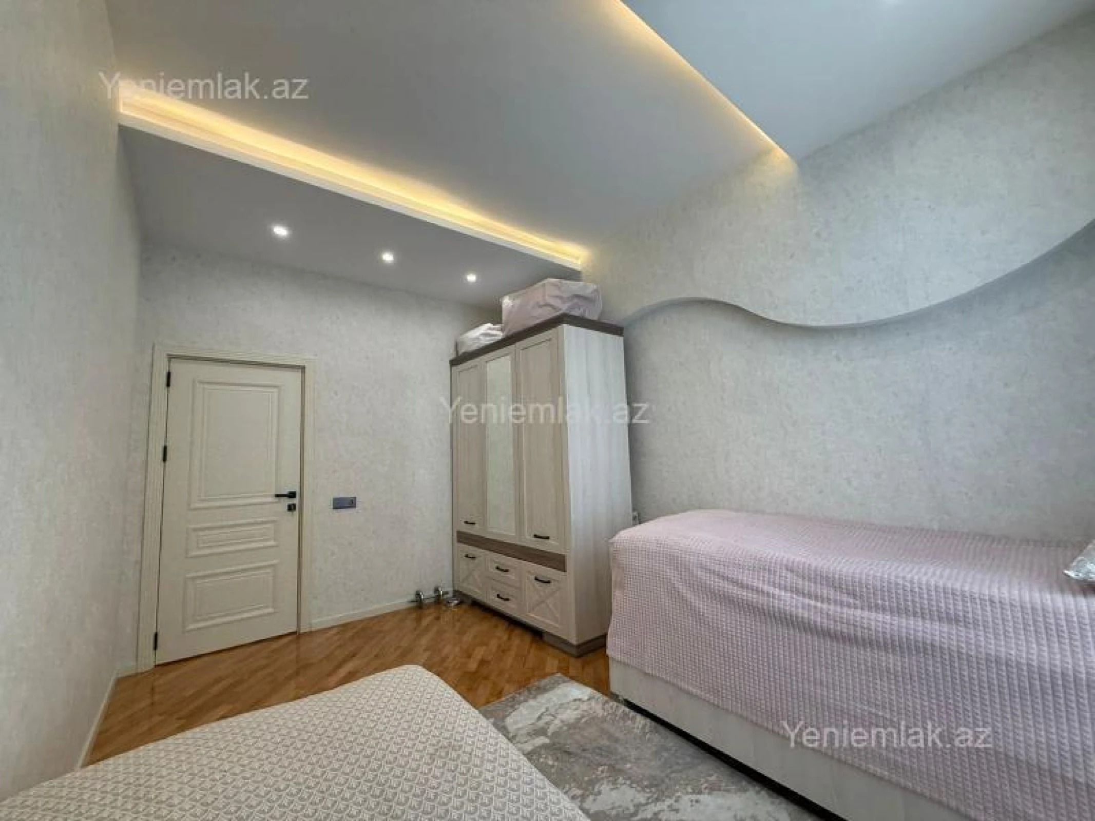 Satılır 3 otaqlı yeni tikili 93 m²