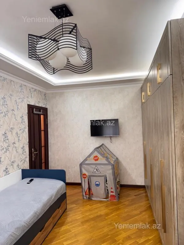 Satılır 3 otaqlı köhnə tikili 100 m²