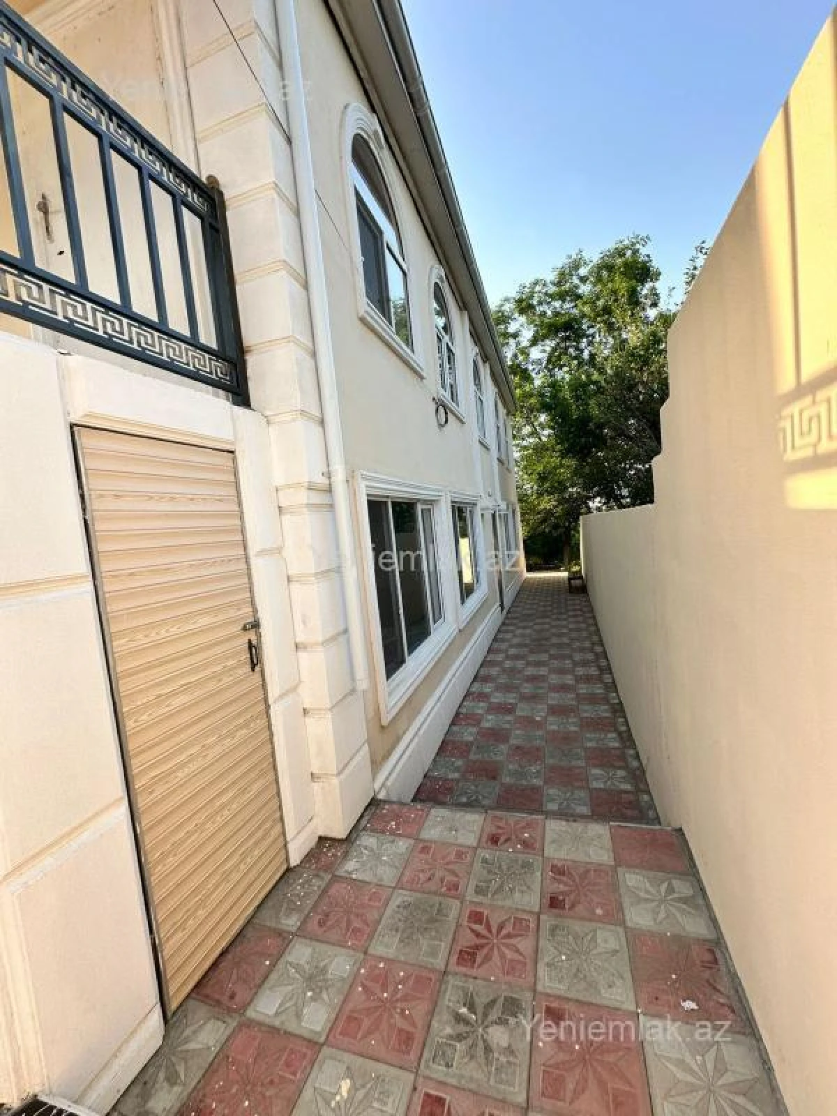 Satılır 5 otaqlı həyət evi 180 m²