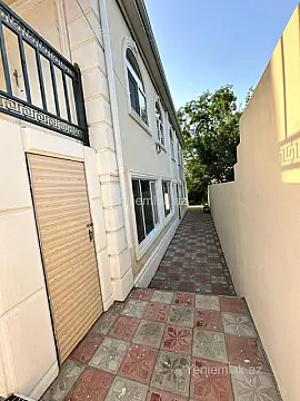 Satılır 5 otaqlı həyət evi 180 m²