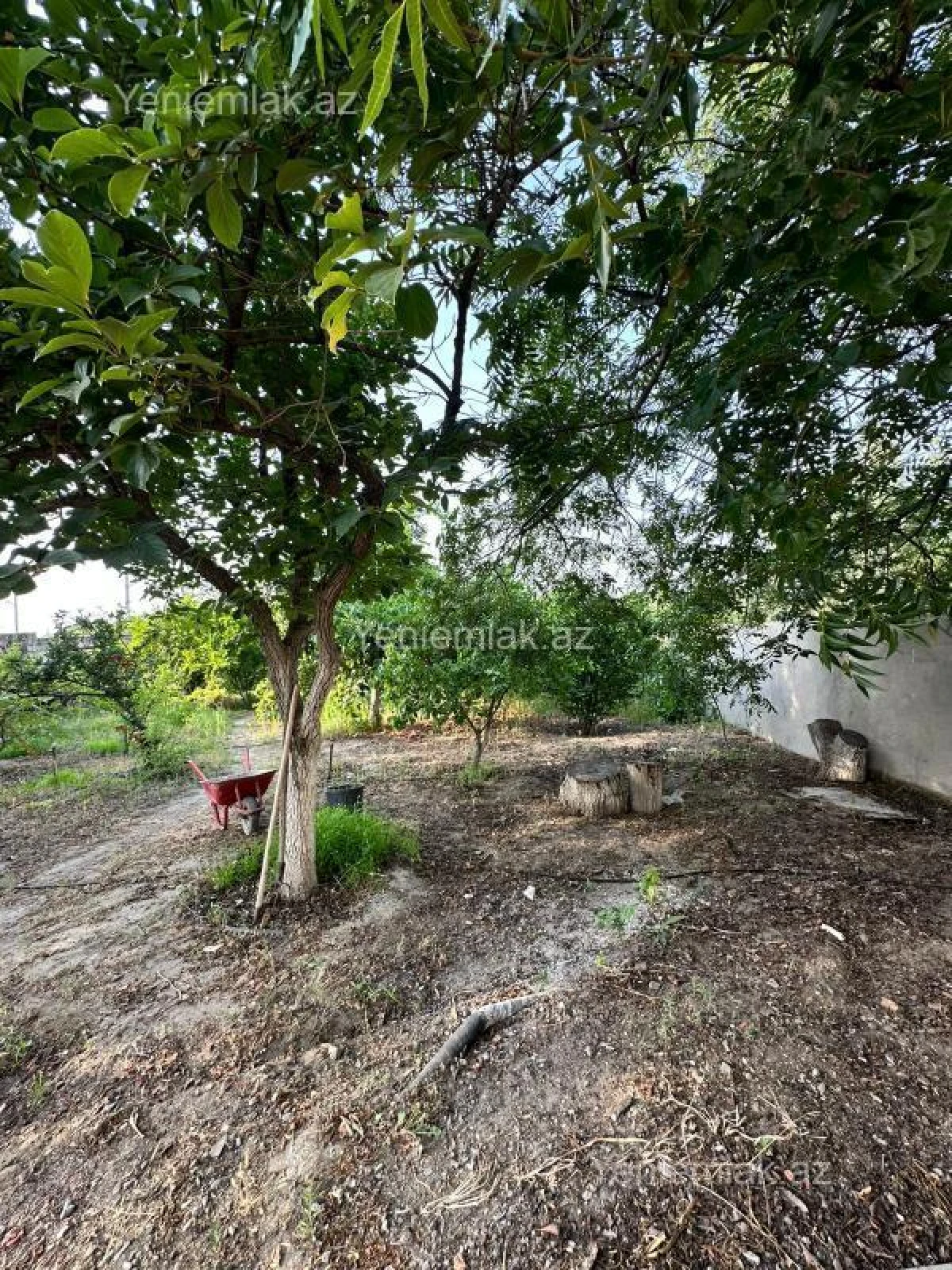 Satılır 5 otaqlı həyət evi 180 m²