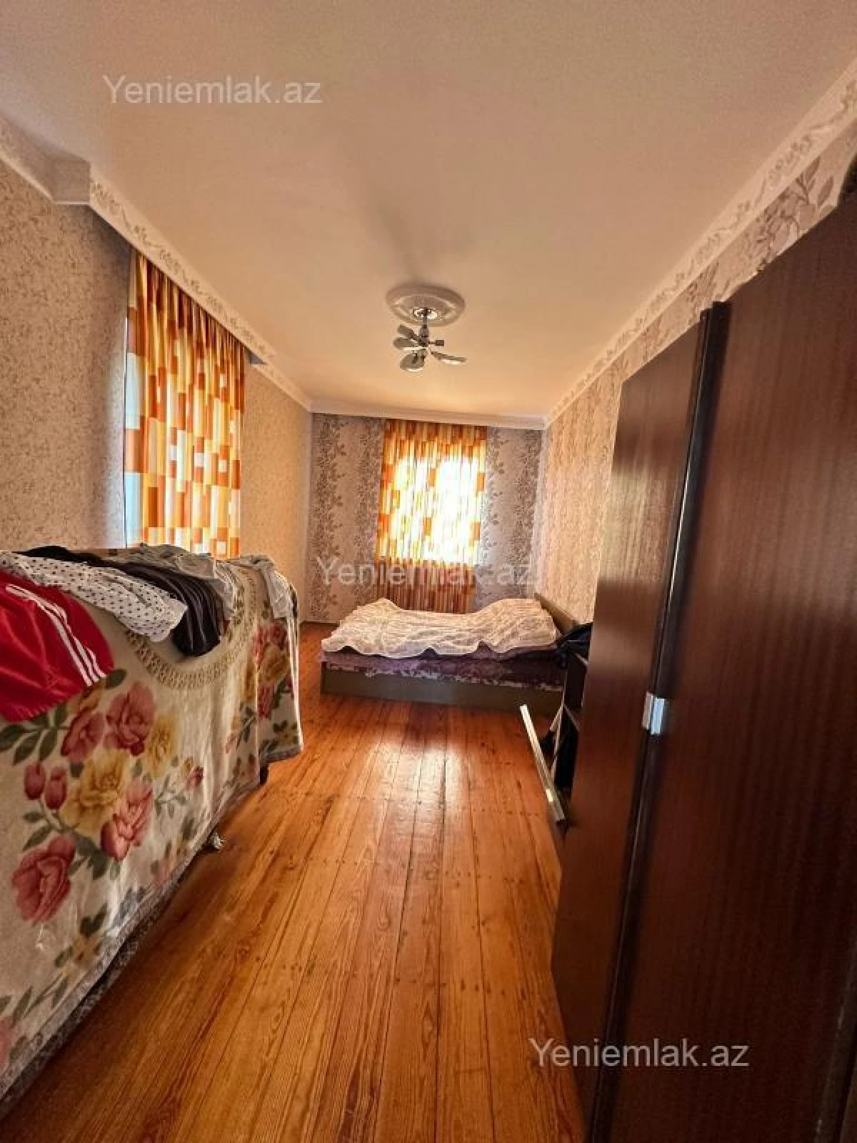 Satılır 5 otaqlı həyət evi 180 m²
