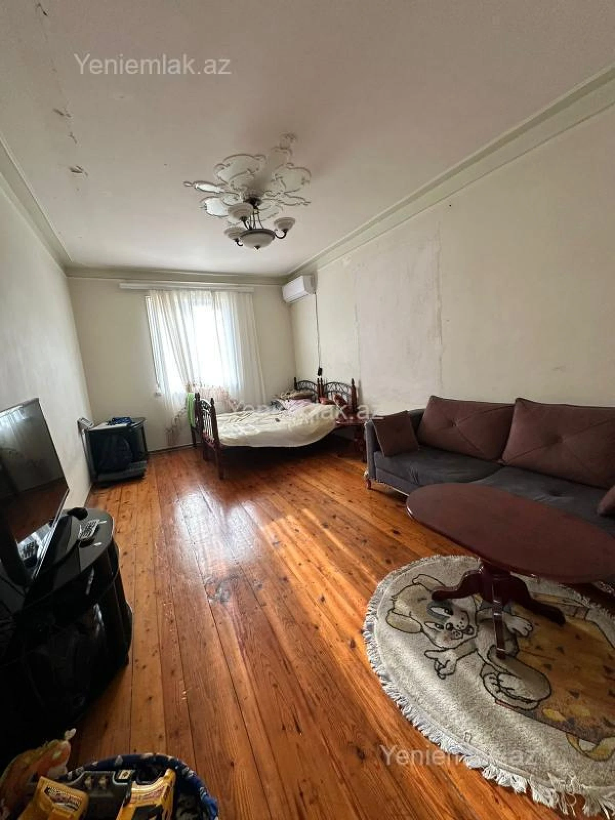 Satılır 5 otaqlı həyət evi 180 m²