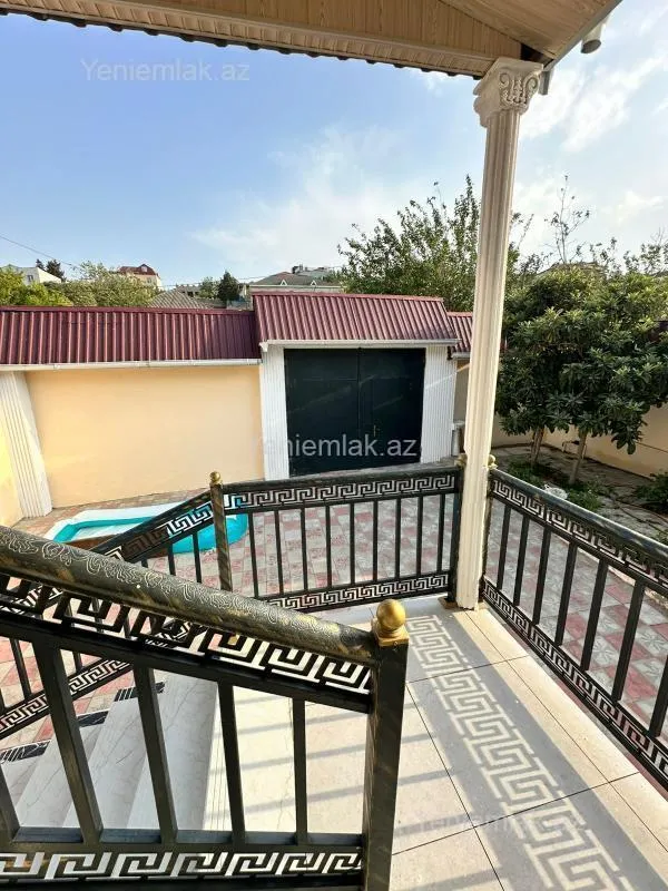Satılır 5 otaqlı həyət evi 180 m²