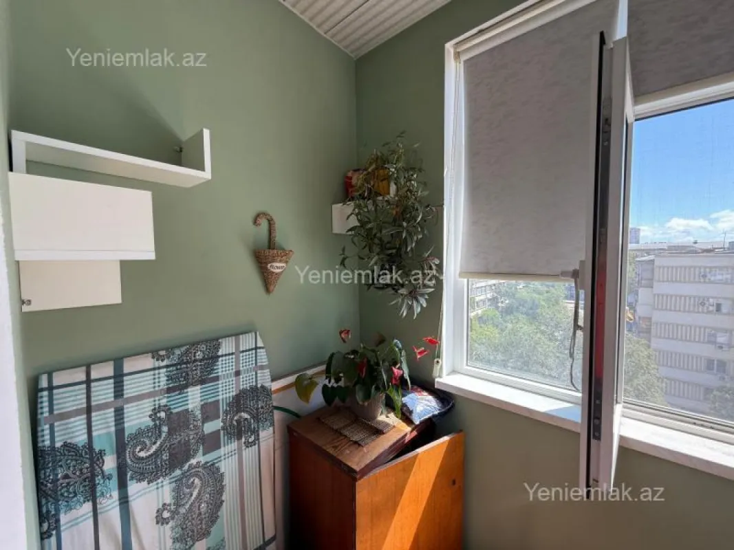 Satılır 2 otaqlı köhnə tikili 68 m²