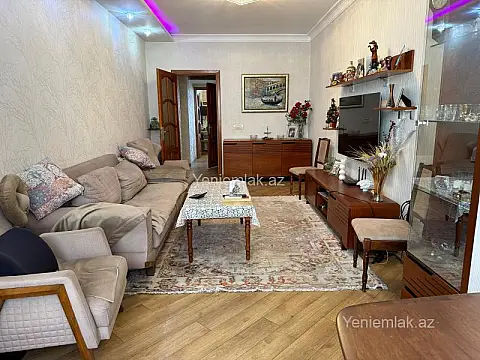 Satılır 2 otaqlı köhnə tikili 68 m²