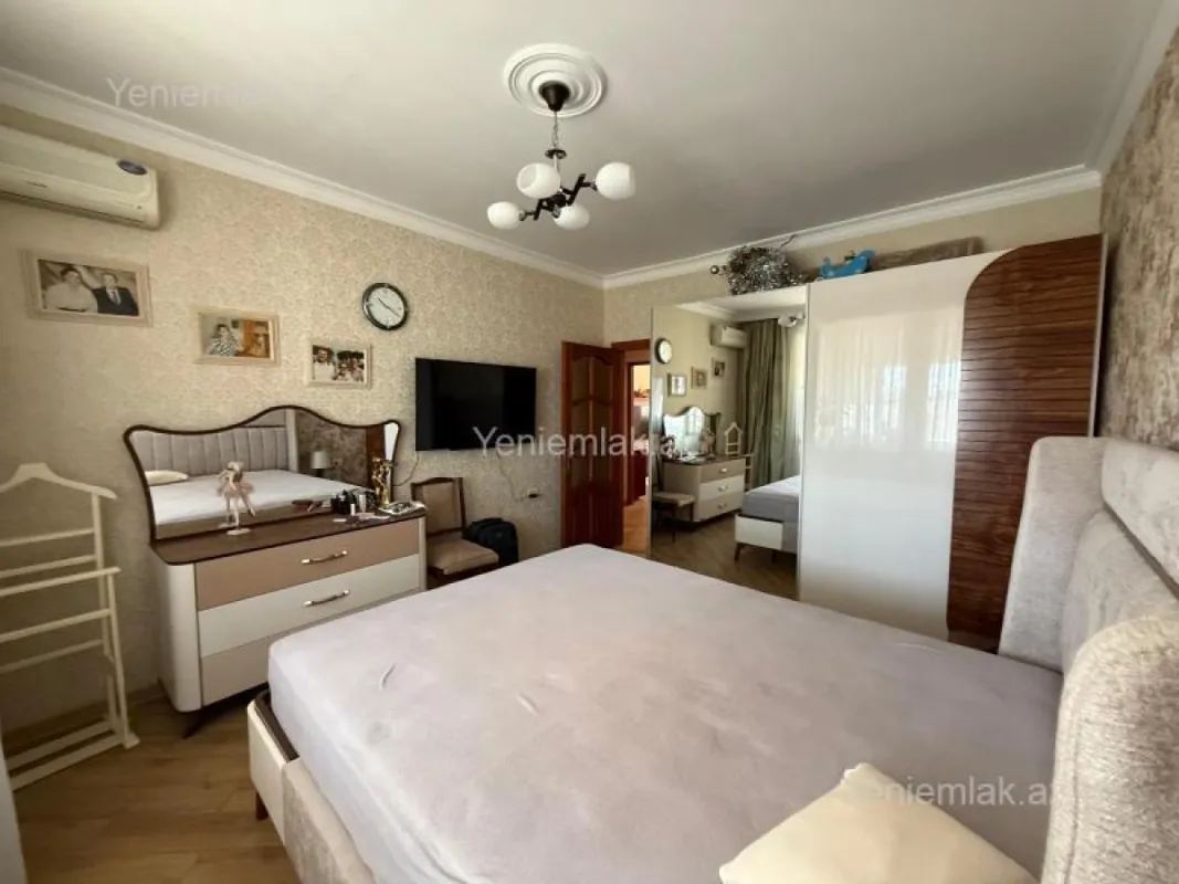 Satılır 2 otaqlı köhnə tikili 68 m²
