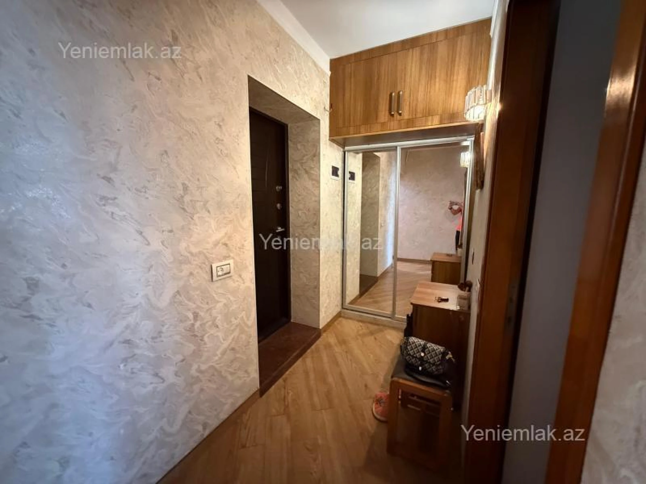 Satılır 2 otaqlı köhnə tikili 68 m²
