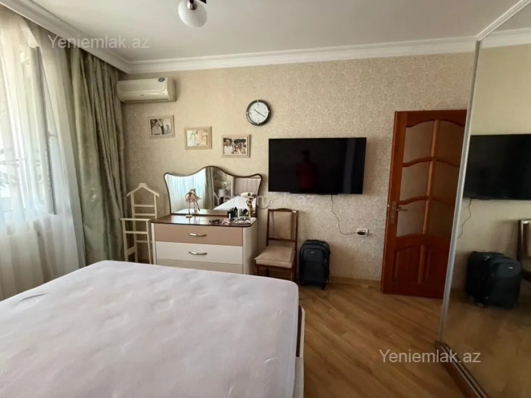 Satılır 2 otaqlı köhnə tikili 68 m²