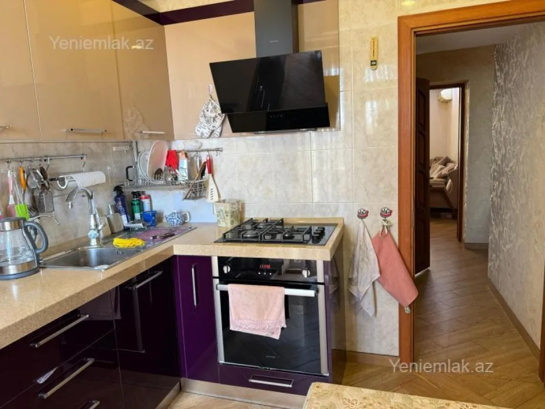 Satılır 2 otaqlı köhnə tikili 68 m²