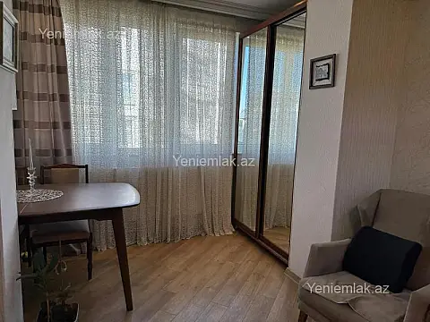 Satılır 2 otaqlı köhnə tikili 68 m²