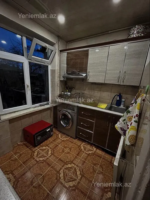 Satılır 2 otaqlı köhnə tikili 55 m²
