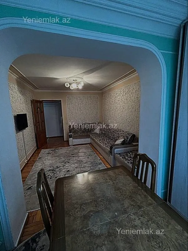 Satılır 2 otaqlı köhnə tikili 55 m²