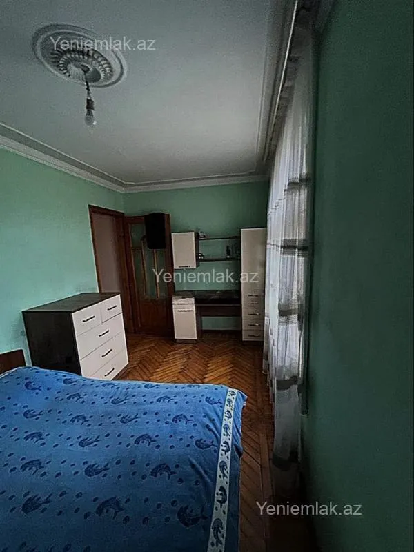 Satılır 2 otaqlı köhnə tikili 55 m²