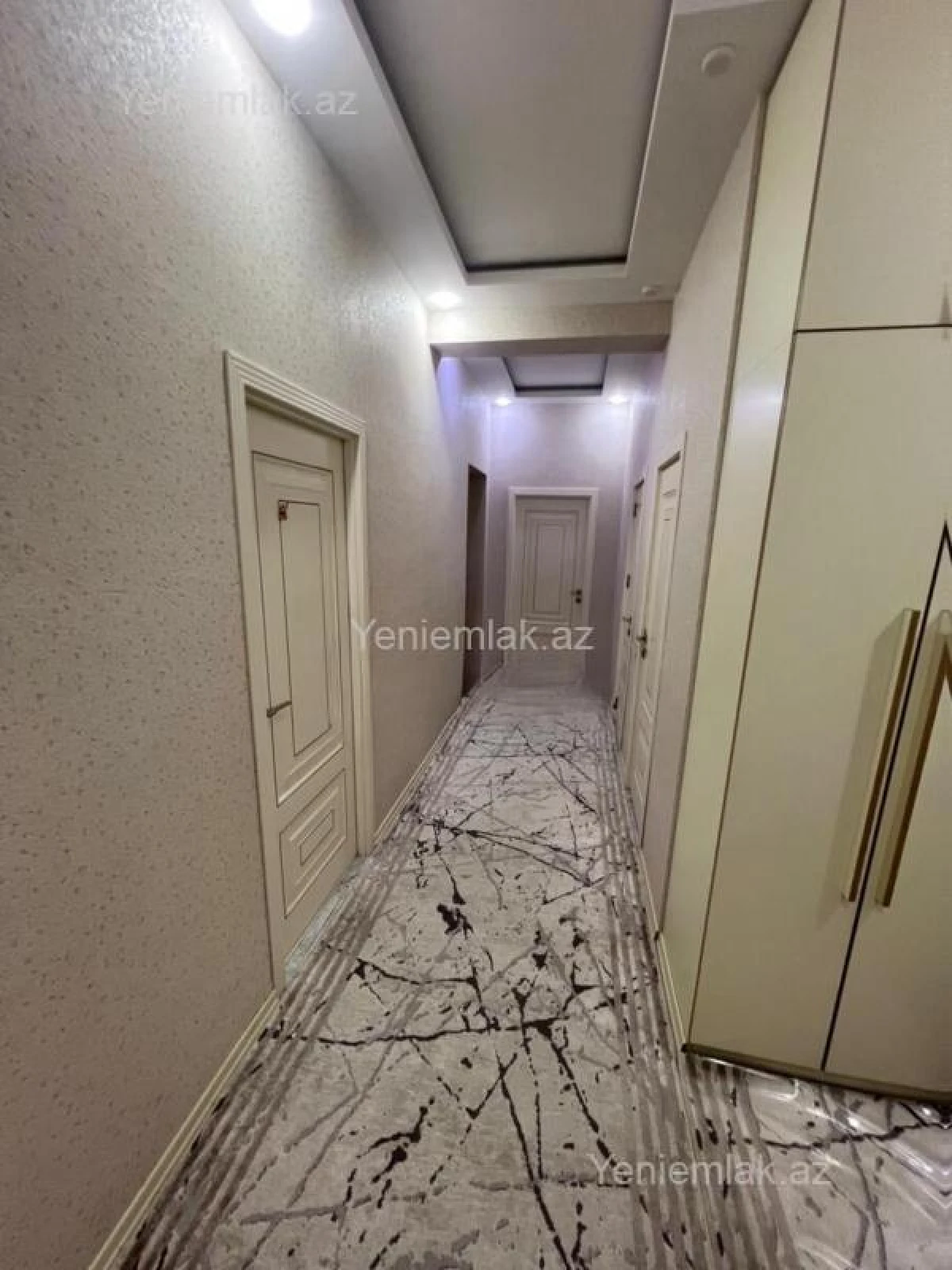 Satılır 3 otaqlı yeni tikili 100 m²