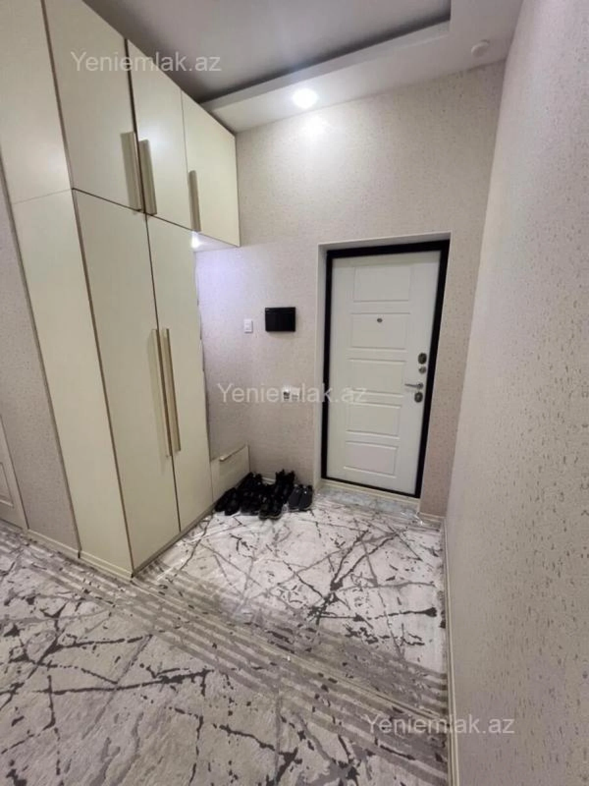 Satılır 3 otaqlı yeni tikili 100 m²