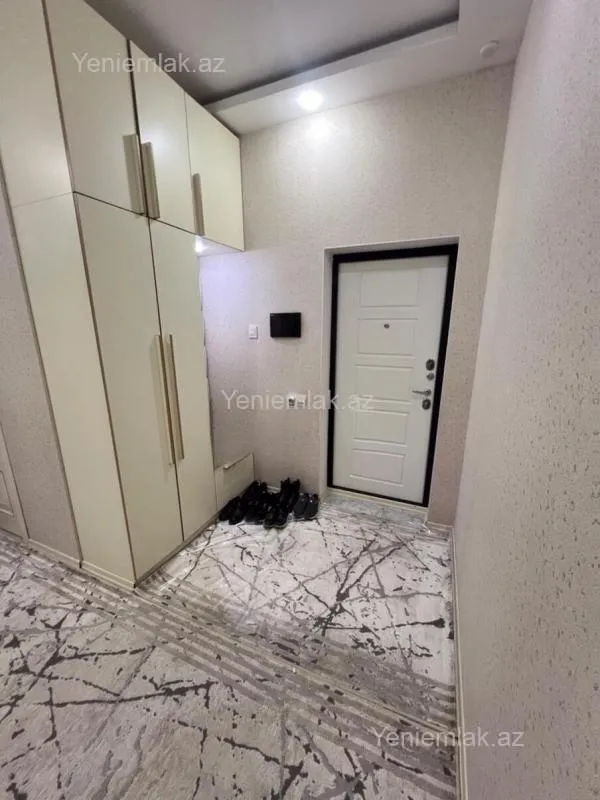 Satılır 3 otaqlı yeni tikili 100 m²