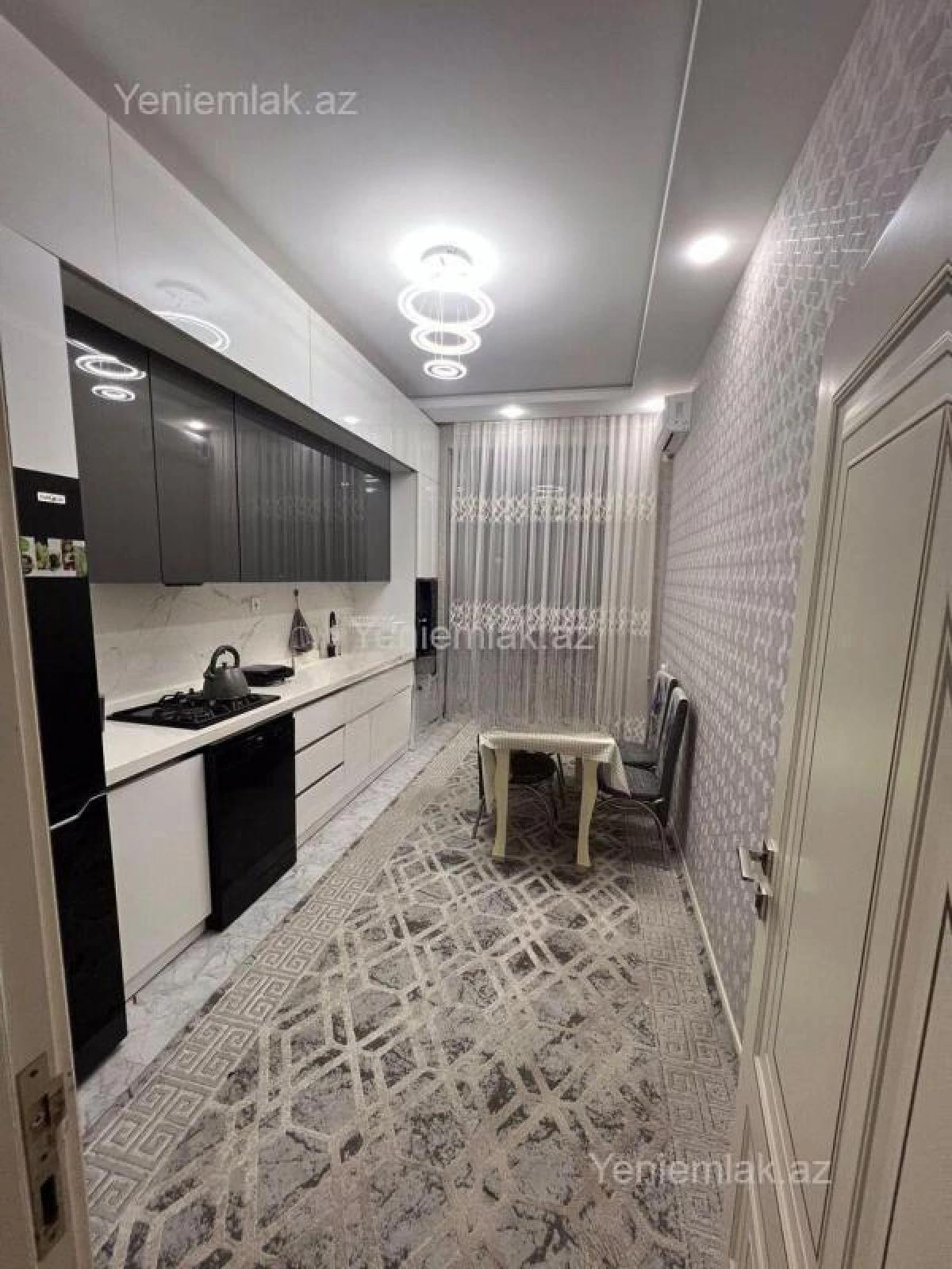 Satılır 3 otaqlı yeni tikili 100 m²