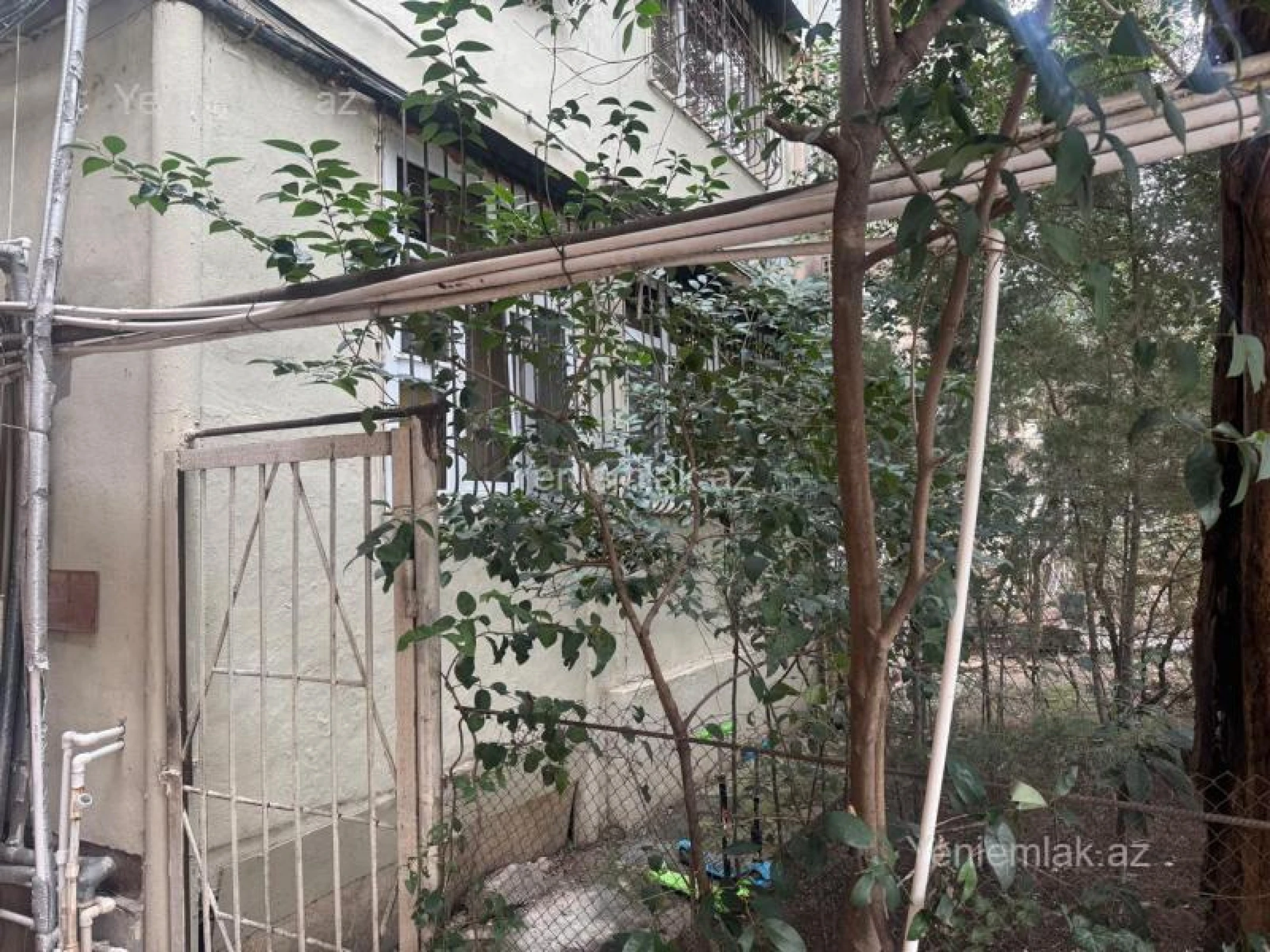 Satılır 4 otaqlı köhnə tikili 110 m²