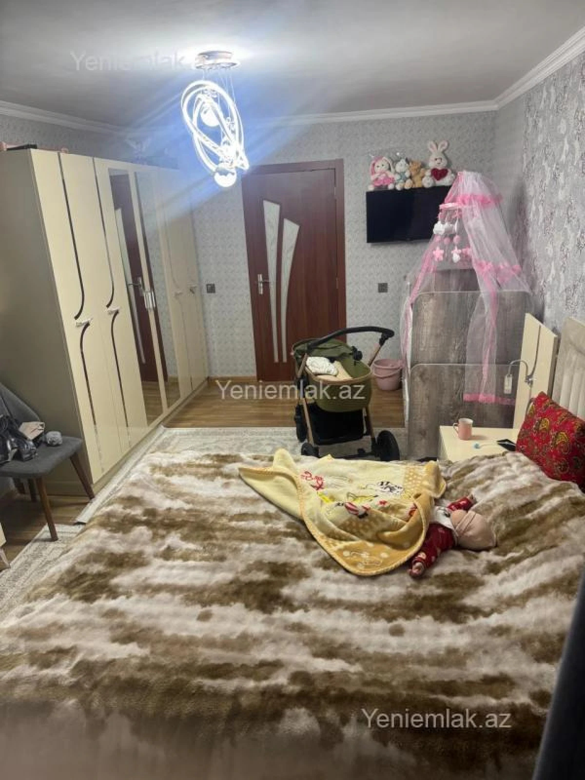 Satılır 4 otaqlı köhnə tikili 110 m²