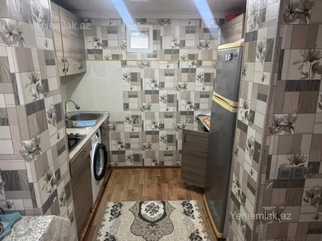 Satılır 4 otaqlı köhnə tikili 110 m²